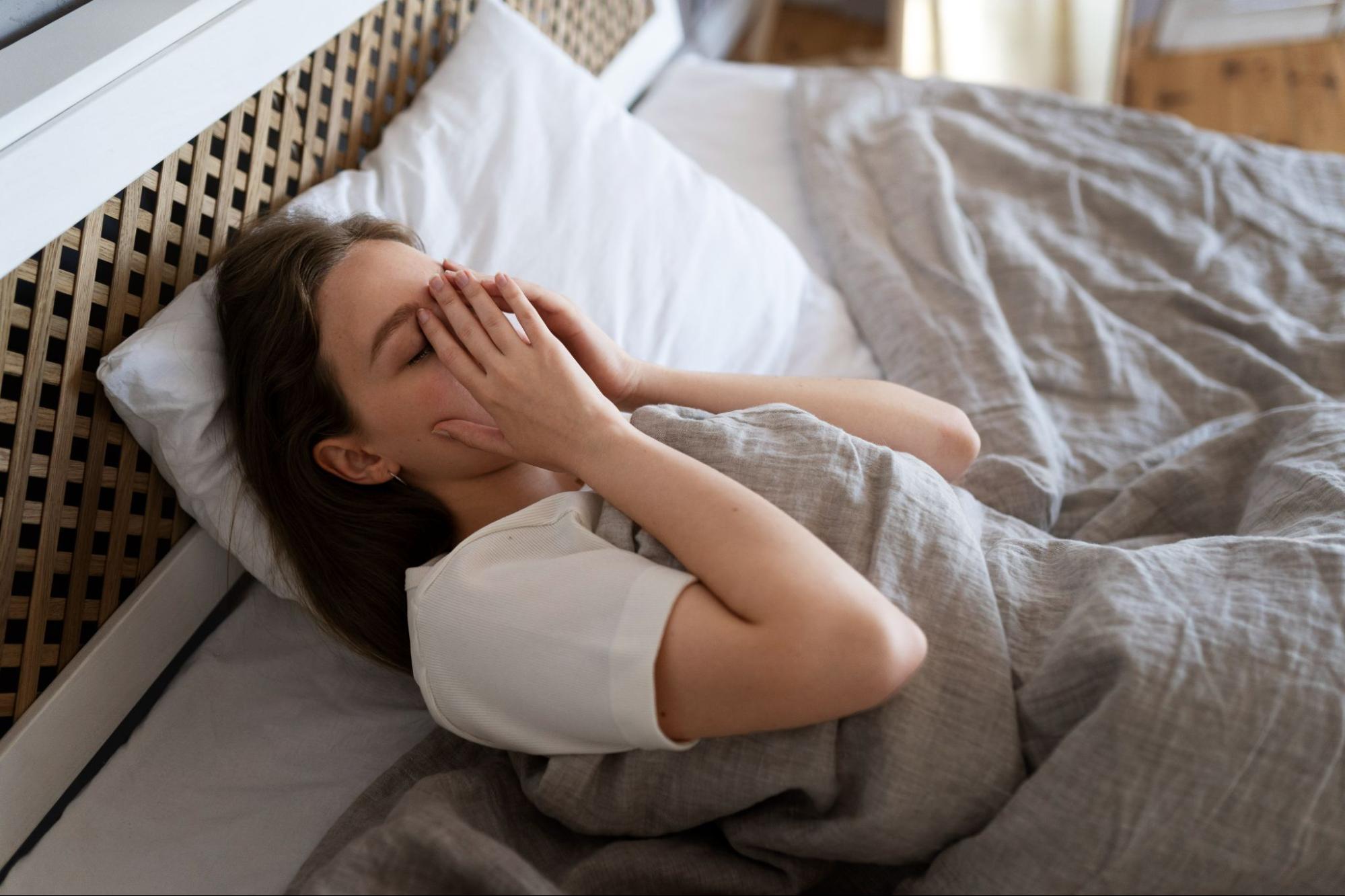 Lipsa somnului: un obicei care te sabotează din umbră