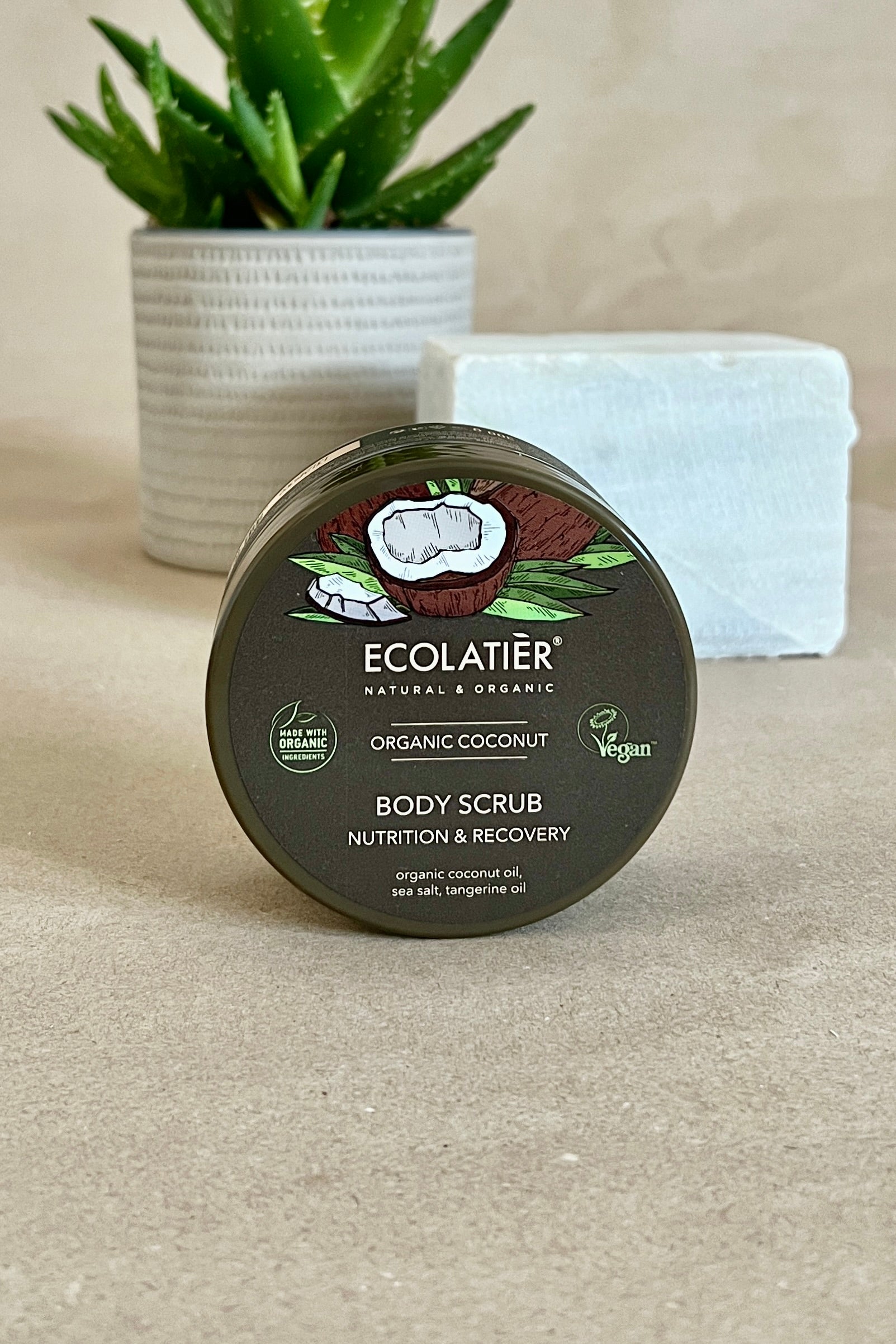 Exfoliant (scrub) corp cu ulei de cocos